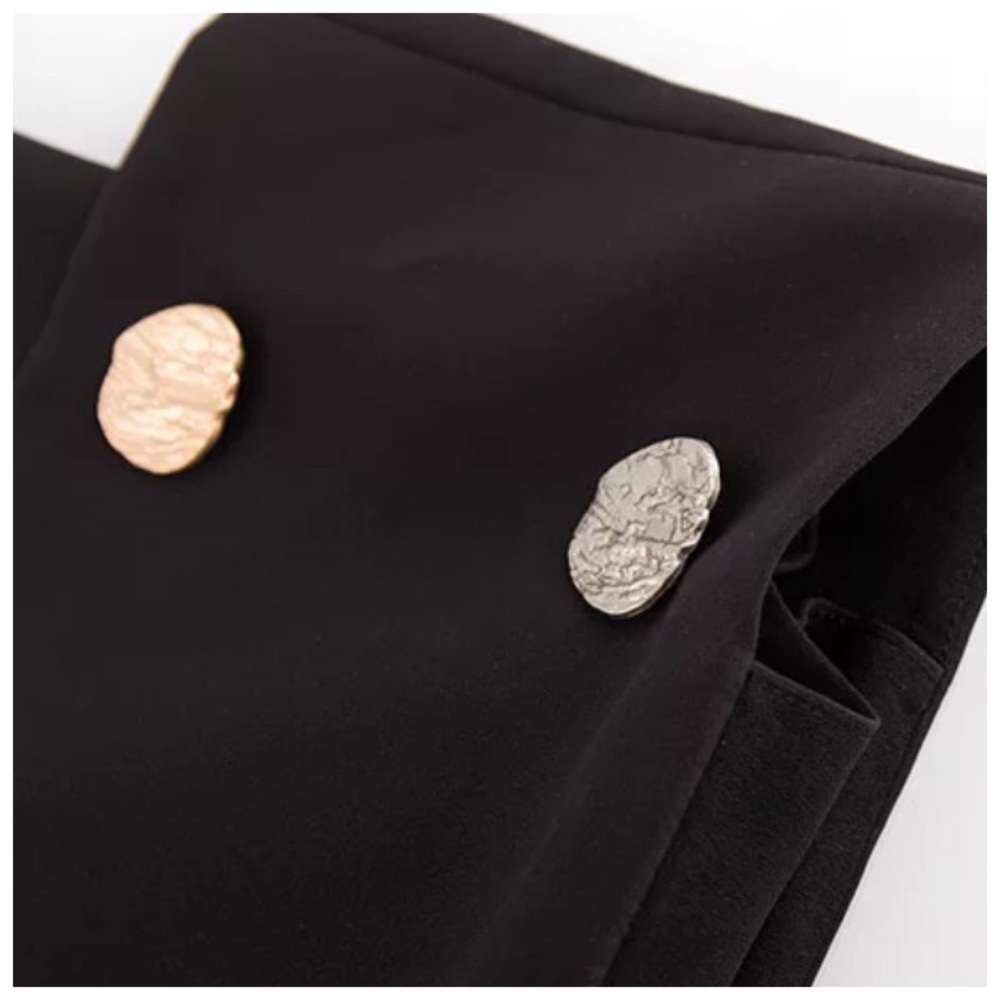 Black & White Asymmetrical Shoulder Button Top - Picture 7 of 8